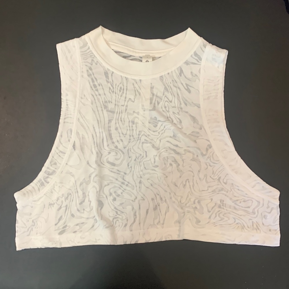Barely worn white patterned short tank top
